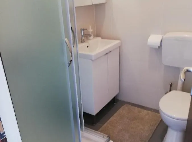 Apartment Alma *