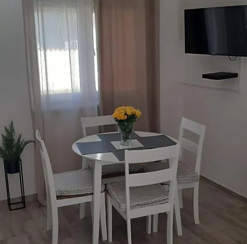 Apartment Alma Pula