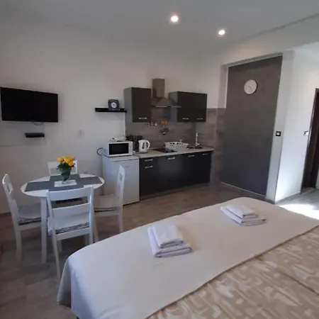 Apartment Alma Pula
