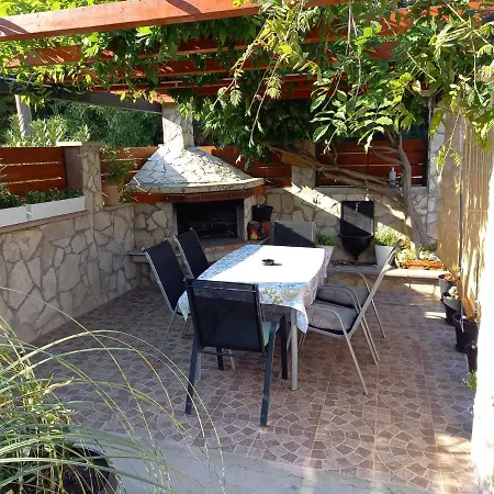 Apartment Alma Pula