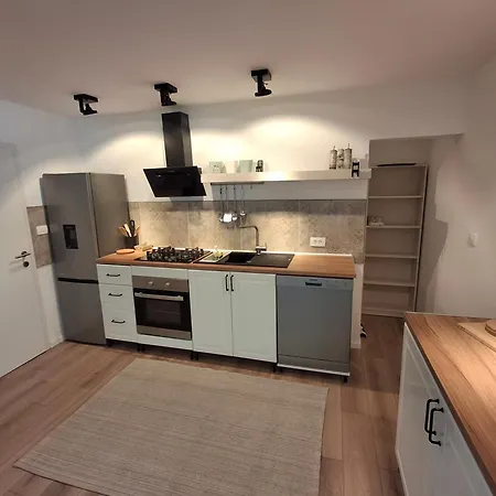 Apartment Alma *