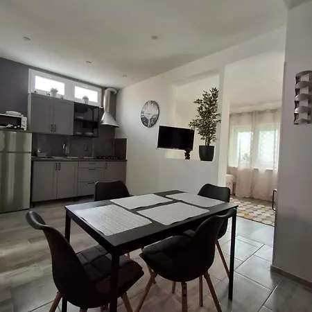 Apartment Alma Pula