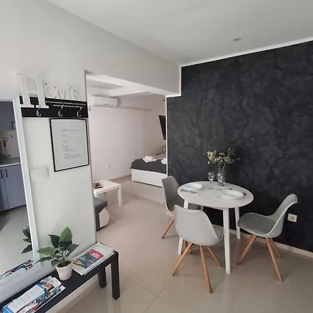 Alma Apartment *