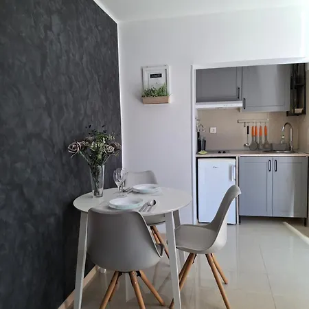 Apartment Alma *