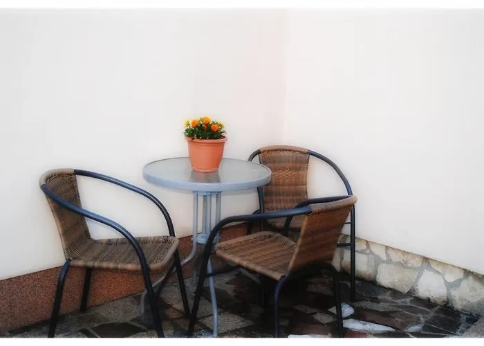 Apartment Alma *