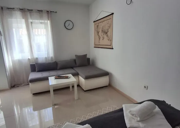 Apartment Alma *